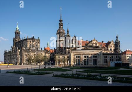 Dresden, Theaterplatz mit Hofkirche und Schloß Stockfoto