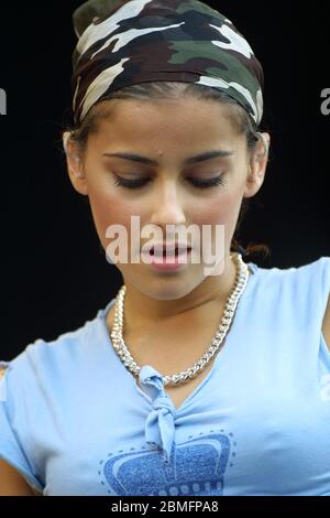 CHELMSFORD, ENGLAND - AUGUST 19: Nelly Furtado tritt auf der V-Bühne ...