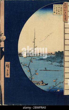 [ 1850er Japan - Sumidagawa River ] - Blick auf den Sumidagawa River in Edo (aktuelle Tokyo) durch ein rundes Fenster, 1857 (Ansei 4). Dieser Holzschnitt ist Bild 36 in hundert berühmten Ansichten von Edo (名所江戸百景, Meisho Edo Hyakkei), einer Serie von Ukiyoe Künstler Utagawa Hiroshige (歌川広重, 1797–1858) erstellt. Es ist eine von 42 Frühlingsszenen der Serie. Titel: Blick von Massaki des Suijin Schreines, Uchigawa Inlet und Sekiya (真崎辺より水神の森内川関屋の里を見る図, Massaki atari yori Suijin no mori Uchigawa Sekiya no sato wo miru zu) 19. Jahrhundert Vintage Ukiyoe Holzschnitt drucken. Stockfoto