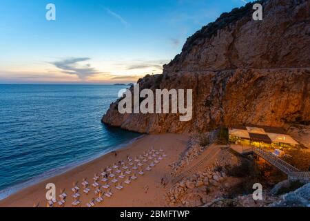 Nach Sonnenuntergang am Kaputaş Strand, Türkei Stockfoto