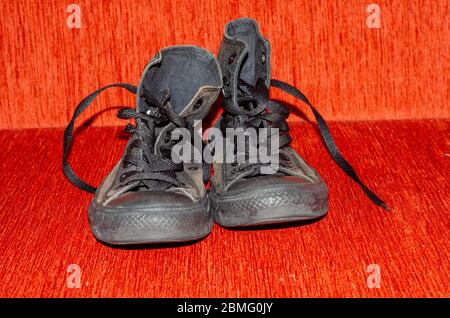 Zerlumpte Schwarze Stilvolle Schuhe, Vintage Schwarz Stilvolle Schuhe Stockfoto