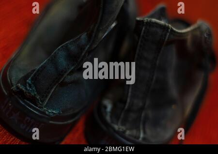 Zerlumpte Schwarze Stilvolle Schuhe, Vintage Schwarz Stilvolle Schuhe Stockfoto
