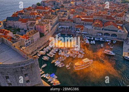 Dubrovnik Altstadt Hafen Panorama Drohne erschossen Stockfoto