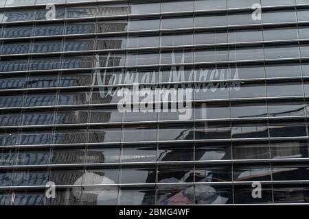 New York, Usa. Mai 2020. Blick auf die Hudson Yard Mall, wo der Einzelhandelsanker Neiman Marcus während der COVID-19-Pandemie Insolvenzschutz beantragt hat. Neiman Marcus ist ein weiteres Opfer der Shutdown Economy. Analysten sagen, wenn Neiman Marcus schließt, könnte es einen Dominoeffekt auf andere Geschäfte in der Hudson Yards Mall geben. (Foto von Lev Radin/Pacific Press) Quelle: Pacific Press Agency/Alamy Live News Stockfoto