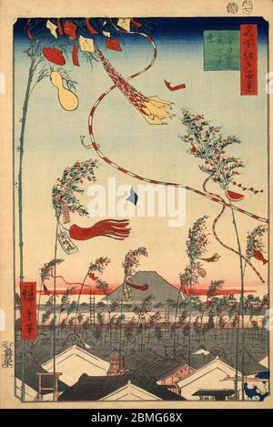 [ 1850er Japan - Tanabata Star Festival ] - Dekorationen für das Tanabata Matsuri Festival in Edo (heute Tokio), 1857 (Ansei 4). Im Hintergrund sind Edo Castle und Mount Fuji zu sehen. Dieser Holzschnitt ist Bild 73 in hundert berühmten Ansichten von Edo (名所江戸百景, Meisho Edo Hyakkei), einer Serie von Ukiyoe Künstler Utagawa Hiroshige (歌川広重, 1797–1858) erstellt. Es ist eine von 26 Herbstszenen der Serie. Titel: Die Stadt blüht, das Tanabata Festival (市中繁栄七夕祭, Shichū han'ei Tanabata matsuri) 19. Jahrhundert Vintage Ukiyoe Holzschnitt. Stockfoto