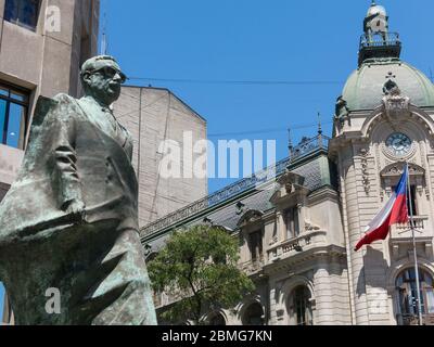 SANTIAGO DE CHILE, CHILE - 26. JANUAR 2018: Denkmal zu den chilenischen Staatsmann und Politiker. Salvador Allende Gossens in Santiago de Chile. Er sterben Stockfoto