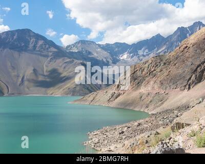 Berge und Gipfel Landschaft. See von jao. Cajon del Maipo. Santiago de Chile Stockfoto