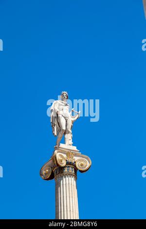 Statue des antiken griechischen gottes Apollo (oder Apollonas), dem gott des Lichts und der Musik. Stockfoto