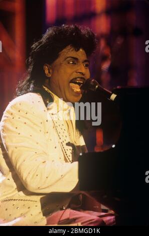 ***DATEI FOTO*** der kleine Richard ist um 87 gestorben. Richard Wayne Penniman (*5. Dezember 1932), bekannt unter dem Künstlernamen Little Richard, ist ein amerikanischer Sänger, Songwriter, Pianist und Plattenspieler, der in den 1950er Jahren als Schlüssel für den Übergang von Rhythmus und Blues zu Rock and Roll galt. © Jay Blakesberg/MediaPunch Stockfoto