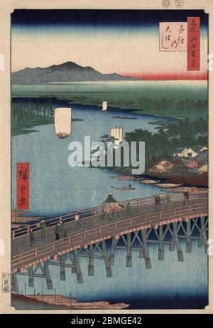 [ 1850er Japan - Arakawa River ] - Menschen, die die Senju Ohashi Brücke über den Arakawa River in Edo (aktuelle Tokyo), 1856 (Ansei 3). Dieser Holzschnitt ist Bild 103 in hundert berühmten Ansichten von Edo (名所江戸百景, Meisho Edo Hyakkei), einer Serie von Ukiyoe Künstler Utagawa Hiroshige (歌川広重, 1797–1858) erstellt. Es ist eine von 20 Winterszenen der Serie. Titel: Senju Ohashi (千住の大はし, Senju no ohashi) Vintage Ukiyoe Holzschnitt aus dem 19. Jahrhundert. Stockfoto