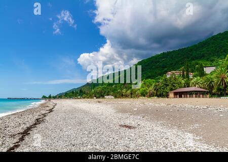 Kiesel Schwarzmeerküste in Gagra, Abchasien Stockfoto