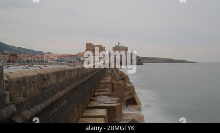 Dieses Foto wurde in Castro Urdiales, Kantabrien, Spanien aufgenommen. Stockfoto
