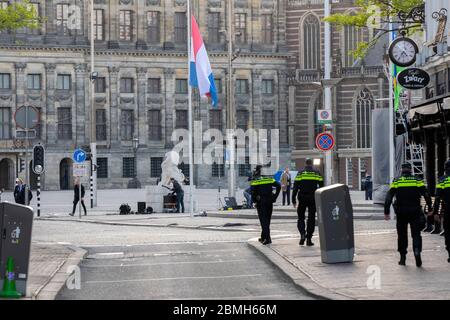 Flagge am 4. Mai Dam Platz Amsterdam Niederlande 2020 Stockfoto