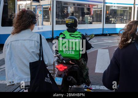 Uber Food Scooter Auf Den Straßen Von Amsterdam Niederlande 2020 Stockfoto