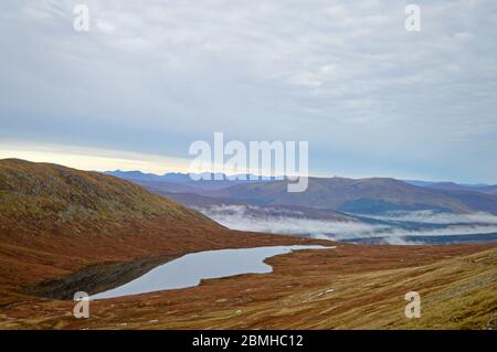 Wanderer auf Touristenpfad in Lochan Meall an t-suidhe, Ben Nevis Stockfoto