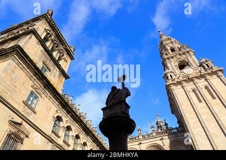 Kathedrale und Brunnen in Praterias Plaza, Santiago de Compostela, Galicien, Spanien, Europa Stockfoto