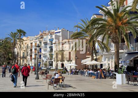 Uferpromenade, St. Sebastian Strand, Sitges, Katalonien, Spanien, Europa Stockfoto