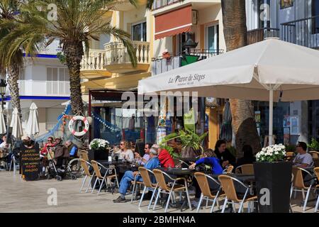 Restaurant, St. Sabastian Beach, Sitges, Katalonien, Spanien, Europa Stockfoto