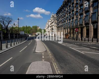 London. GROSSBRITANNIEN. Mai 2020 um 9:30 Uhr. Weitwinkel von Westminster, Bridge Street während der Lockdown. Stockfoto