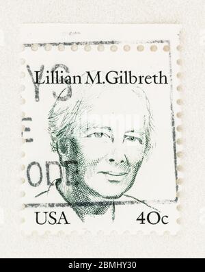 SEATTLE WASHINGTON - 8. Mai 2020: Porträt des Wirtschaftsingenieurs Lillian Moller Gilbreth auf 1984 amerikanische Briefmarke. Scott # 1868 Stockfoto