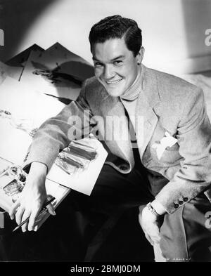 JEAN LOUIS Porträt des berühmten Kostümbildner für Rita Hayworth für GILDA 1946 Regisseur CHARLES VIDOR Kleider JEAN LOUIS Produzent VIRGINIA VAN UPP Columbia Pictures Corporation Stockfoto