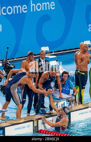 Team USA Michael Phelps -C- Peter Vanderkaay -L Ryan Lochte mit Klete Keller gewinnt die Goldmedaille im 4 × 200 Meter langen Finale der Männer in der Freistil-Staffel Stockfoto