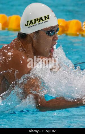 Kosuke Kitajima (JPN) bei den Olympischen Sommerspielen 2004 in Athen, Griechenland, bei der 200-Meter-Brustpanzer der Männer. Stockfoto