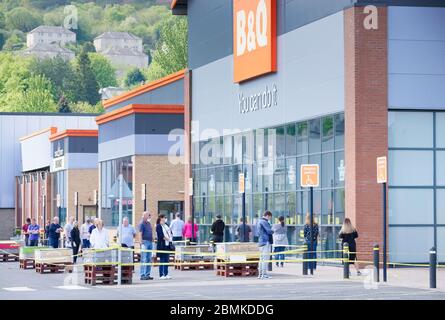 B und Q Home Improvement Store öffnet nach Coronavirus Lockdown Beschränkungen Leichtigkeit Stockfoto