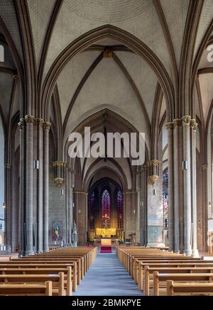 Minden, Dom St. Gorgonius und St. Petrus, Blick durch das Langhaus zum Chor Stockfoto