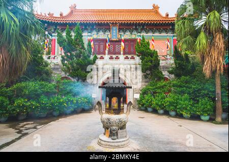 Räuchergefäß in der Po Lin Monastaery in Ngong Ping auf Lantau Island, Hongkong Stockfoto