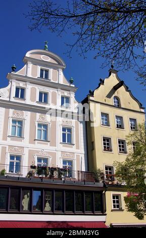 Vor den Häusern in Regensburg Stockfoto