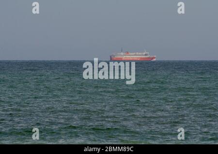 ALEXANDROUPOLI, GRIECHENLAND - 06. Mai 2020 - die Zante Ferries KORAIS segelt von Alexandroupoli Griechenland aus Richtung Samothraki. Aufgrund von COVID-19 Stockfoto