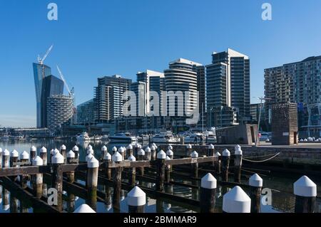 Melbourne, Australien - 14. Juni 2017: Anwesen am Central Pier in Docklands, einem luxuriösen Viertel von Melbourne Stockfoto