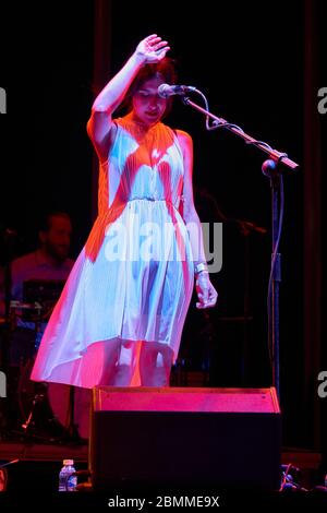 Anni B Sweet beim Konzert 'Estrellas de Fuengirola' - Mare Nostrum Musik Schlosspark. Fuengirola, Málaga, Spanien. Stockfoto