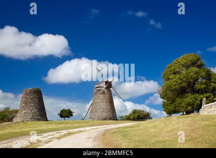 Die restaurierten Zuckerplantagen-Windmühlen bei Betty's Hope im Herzen von Antigua. Stockfoto