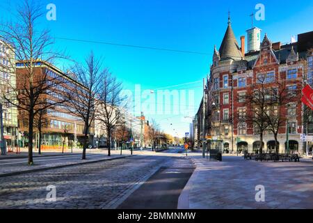 Helsinki, Finnland. 10. Mai 2020, Muttertag. Die Mannerheimintie Straße in Helsinki ist während der Coronavirus-Pandemie sehr ruhig. Stockfoto