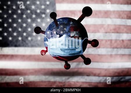 Weltmaske schützen Corona-Virus auf amerikanischer Flagge Hintergrund Konzept für Erdwarnkovid19 Grippe Pandemie Quarantäne, 4. Juli Amerika Unabhängigkeit d Stockfoto