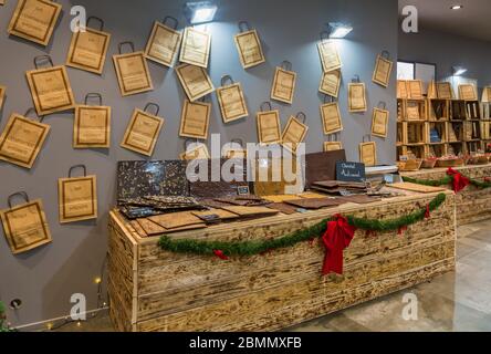 Interieur des Schokoladengeschäft - la confiseria saunier - hausgemachte Schokolade - in Brüssel, Belgien Stockfoto