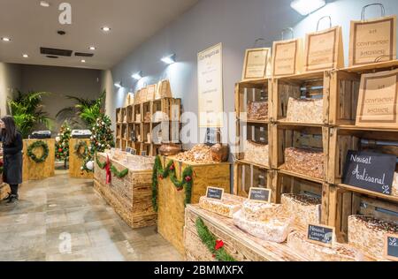 Interieur des Schokoladengeschäft - la confiseria saunier - hausgemachte Schokolade - in Brüssel, Belgien Stockfoto