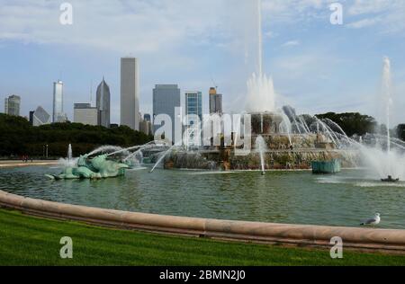 Der Clarence Buckingham Memorial Fountain am Lakeshore Drive. In Chicago, Illinois, USA Stockfoto