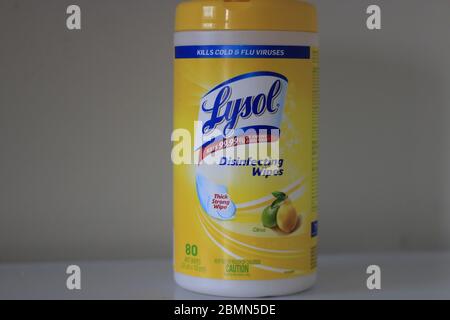 London Kanada, April 14 2020: Redaktionelles illustratives Foto von Lysol Reinigungstüchern. Lysol ist eine führende Marke für Desinfektionsmittel. Stockfoto