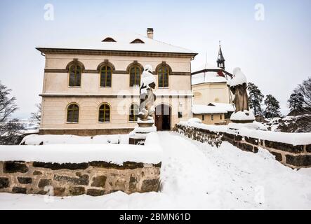 Hotel Waldstein (Wallenstein) Burgruinen in Český ráj (Böhmisches Paradies), in Liberecky Kraj (Reichenberg), Tschechische Republik Stockfoto