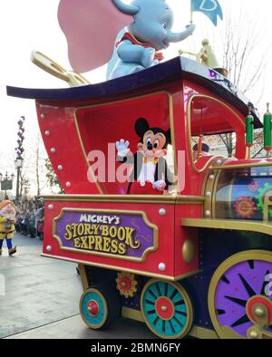 Shanghai, Shanghai, China. Mai 2020. ShanghaiÃ¯Â¼Å'CHINA-am 6. Mai 2020 gab der offizielle WeChat-Account des Shanghai Disneyland Resorts bekannt, dass das Shanghai Disneyland Resort ab Mai 11 wieder für die Öffentlichkeit zugänglich sein wird.Shanghai Disneyland, der erste Disney Themenpark auf dem Festland Chinas, wurde am 16. Juni 2016 in chuansha Neustadt, pudong Neubezirk, Shanghai eröffnet. Es ist der zweite Disney-Themenpark in China, der erste in China, der dritte in Asien und der sechste in der Welt.zunächst Shanghai Disneyland hat sechs Themenparks: mickey Street, Fantasy-Garten, Abenteuer-Insel, tr Stockfoto