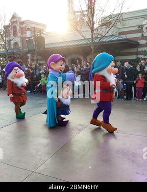 Shanghai, Shanghai, China. Mai 2020. ShanghaiÃ¯Â¼Å'CHINA-am 6. Mai 2020 gab der offizielle WeChat-Account des Shanghai Disneyland Resorts bekannt, dass das Shanghai Disneyland Resort ab Mai 11 wieder für die Öffentlichkeit zugänglich sein wird.Shanghai Disneyland, der erste Disney Themenpark auf dem Festland Chinas, wurde am 16. Juni 2016 in chuansha Neustadt, pudong Neubezirk, Shanghai eröffnet. Es ist der zweite Disney-Themenpark in China, der erste in China, der dritte in Asien und der sechste in der Welt.zunächst Shanghai Disneyland hat sechs Themenparks: mickey Street, Fantasy-Garten, Abenteuer-Insel, tr Stockfoto