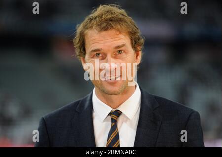 Jens Lehmann wird Mitglied des Aufsichtsrats der Hertha BSC. Archivfoto: Jens LEHMANN (ehemaliger Nationaltorwart), lacht, lacht, lacht, lacht, optimistisch, fröhlich, Einzelbild, Einzelmotiv geschnitten, Porträt, Porträt, Porträt. FC Bayern München-Arsenal London 5-1 Fußball Champions League Gruppenphase am 04.11.2015. Â Verwendung weltweit Stockfoto