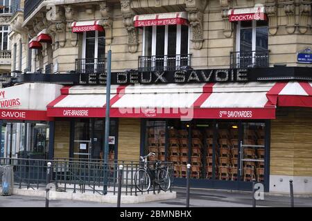 Paris, Frankreich. Mai 2020. Der letzte Tag der Gefangenschaft in Paris Frankreich respektiert die Mehrheit der Pariser die Verpflichtung, zu Hause zu bleiben.die Geschäfte und Straßen von Paris sind verlassen.die Franzosen bereiten sich auf die Dekaination vor, die der Präsident der Republik Emmanuel Macron ab Mai 11 angekündigt hat.Quelle: Pierre Stevenin/ZUMA Wire/Alamy Live News Stockfoto