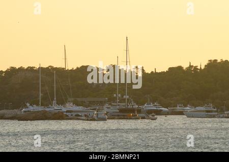 Yachten im Hafen von Vouliagmeni Athen Attica Griechenland Stockfoto