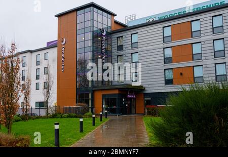 Worcester, Großbritannien - März 15 2020: Die Fassade des Premier Inn Hotels an der New Road Stockfoto