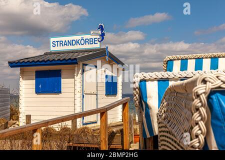 Baltic Beach Chaires am Timmendorfer Strand, Deutschland Stockfoto