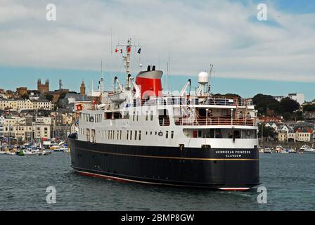 HEBRIDEN PRINZESSIN ANKUNFT IN ST. PETER HAFEN, GUERNSEY, CHANNEL ISLANDS Stockfoto